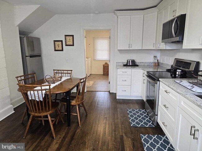 Foto del edificio - 1358 Graves Mill Rd