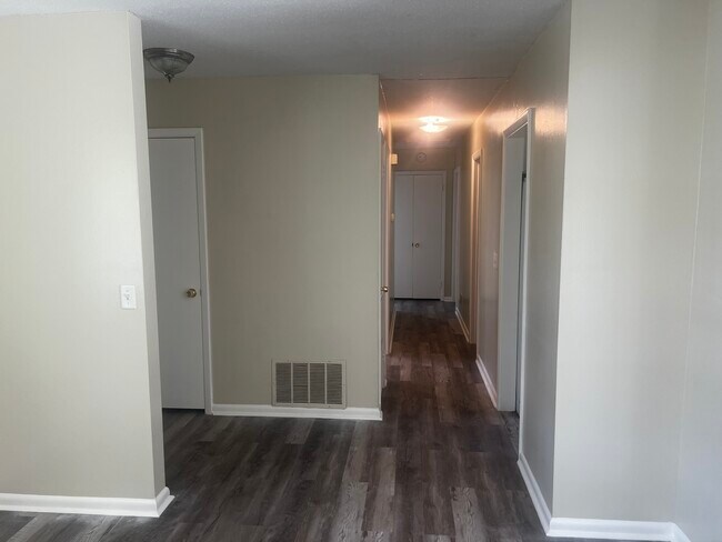 Foto del edificio - 4808 Palamor Dr