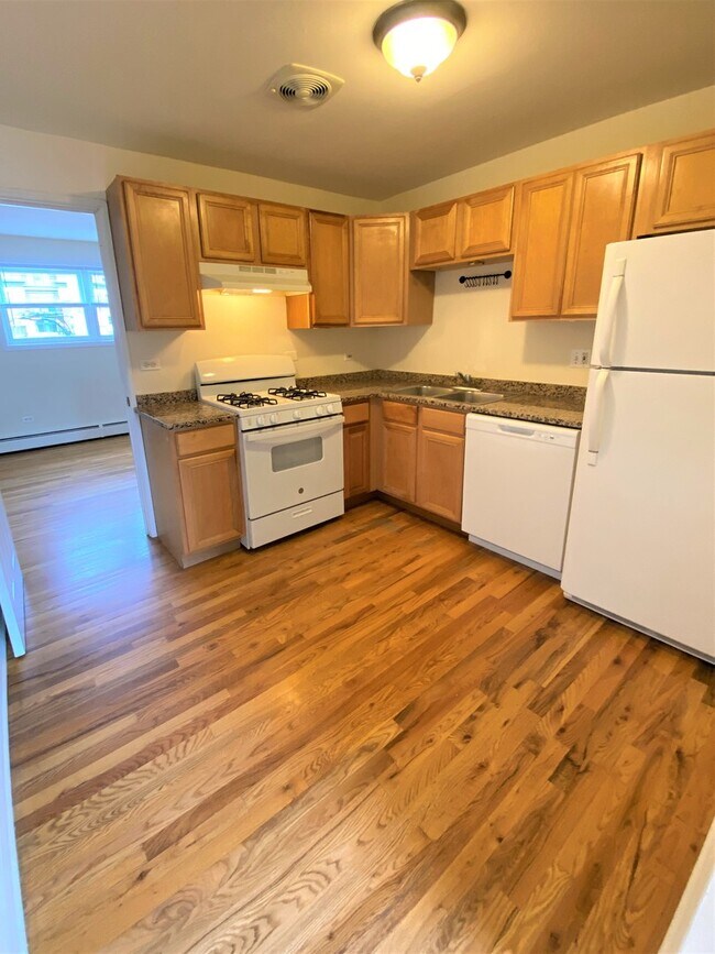 Foto del edificio - 2516 W Foster Ave