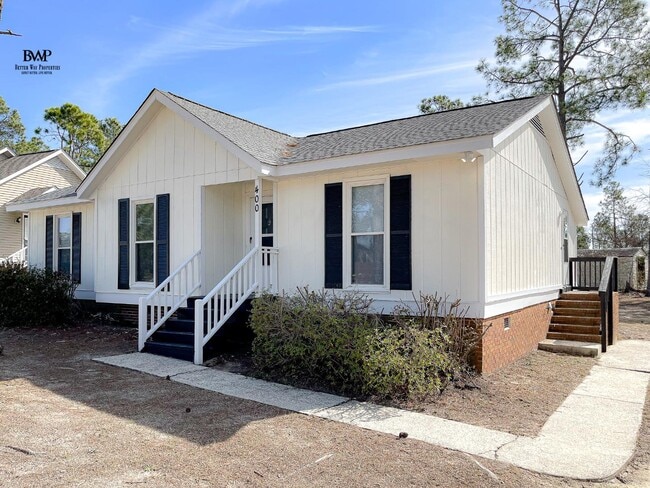 Building Photo - 400 Ferncliffe Rd