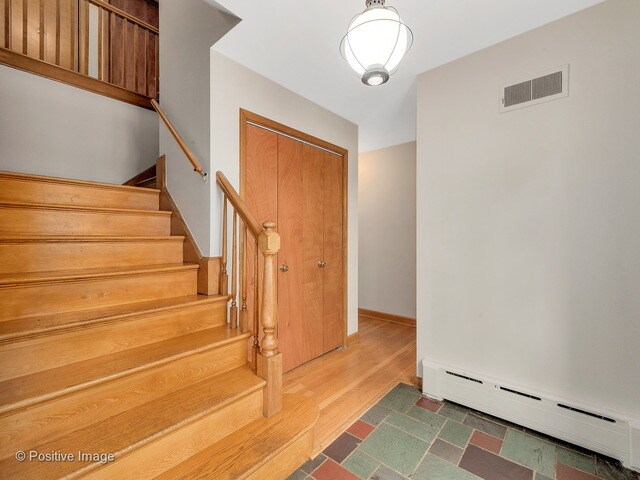 Building Photo - 1307 W 47th St