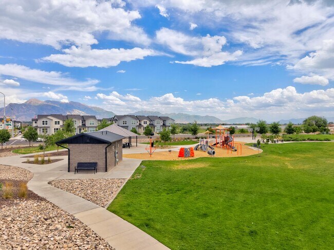Building Photo - Spacious 3 Bed, 2 Bath Condo in The Exchange – Lehi, UT