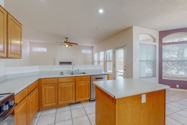 Foto del edificio - 2 story 4 bedroom