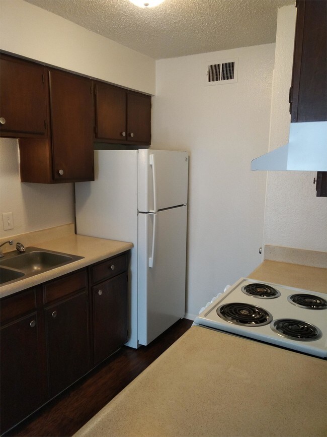 1150 Babcock Rd Unit K12, Balcones Heights, TX 78201 Apartment for