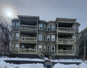Building Photo - 25 Fessenden St