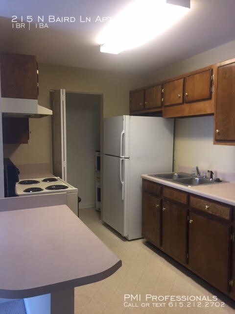 Foto del edificio - 215 N Baird Ln