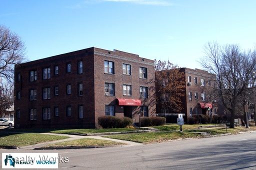 Building Photo - 912 S 17th St