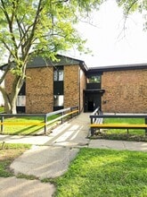 Building Photo - 924 Greenbrier Rd