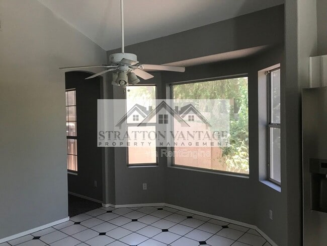 Foto del edificio - 4740 E Desert Ln