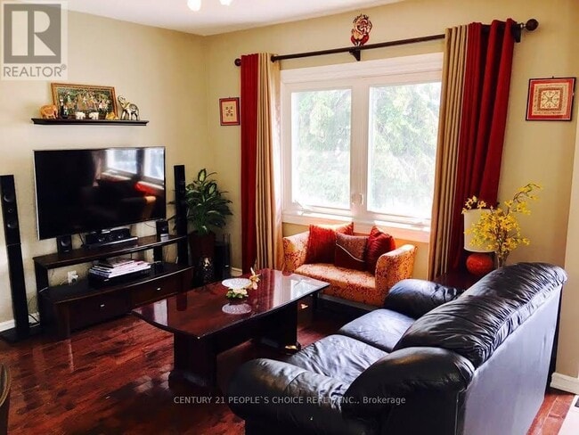 Building Photo - 579 Northcliffe Blvd