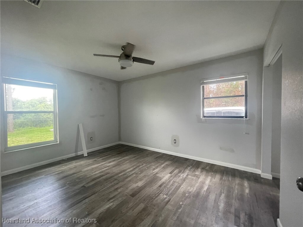 Building Photo - 2901 Pompano Dr