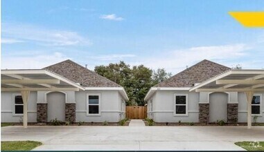 Building Photo - 304 S Retama Ln