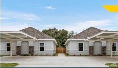 Building Photo - 304 S Retama Ln