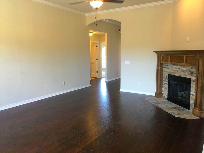 Foto del edificio - FREE NOVEMBER RENT + Adorable 3-Bedroom Home in The Grove + Great Location & Community Amenities!