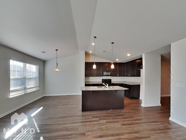 Building Photo - 122 Dasher Dr