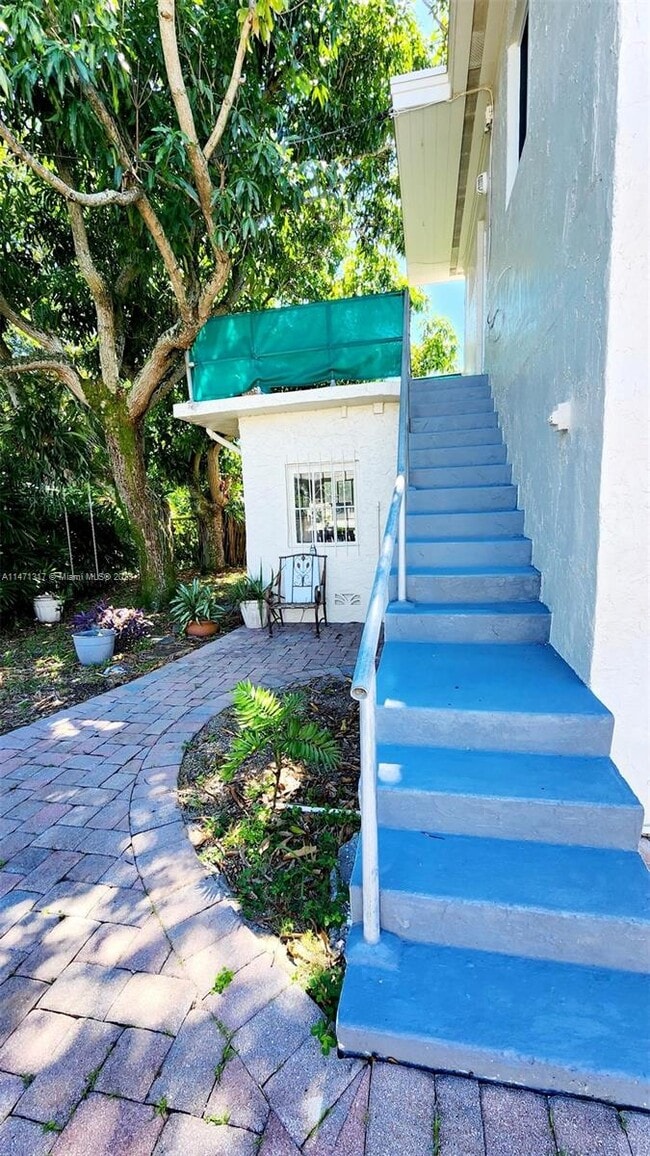 Building Photo - 524 Hampton Rd