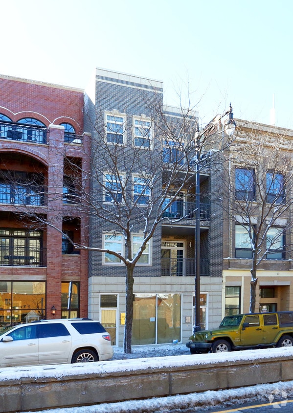 Primary Photo - 1041 W Madison St