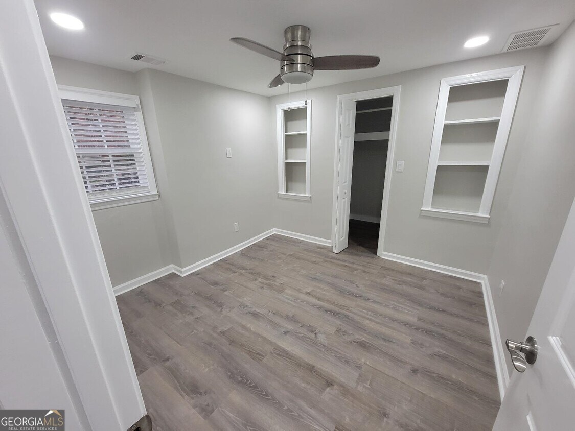 Foto principal - 1896 Ridgewood Dr NE