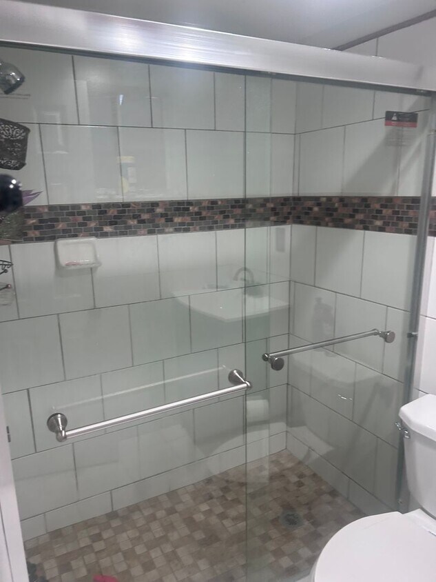Primary Photo - Absolutely Amazing Renovated Home – Move-I...