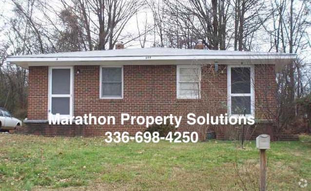 Building Photo - 900 Richland St