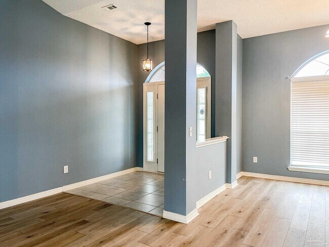 Foto del edificio - 7136 Fitzpatrick Rd