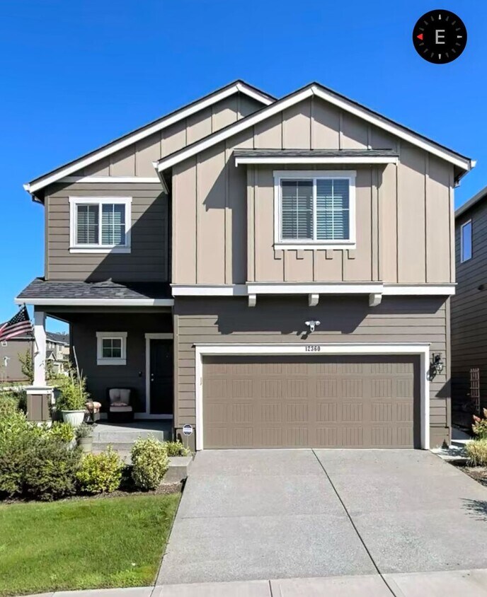 Foto principal - Gorgeous Corner lot 4 bed home! Happy Vall...