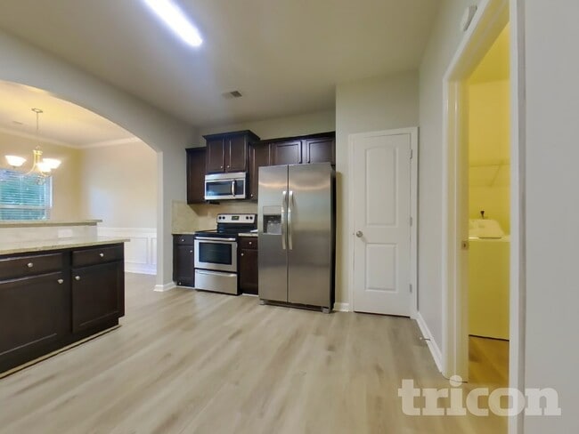 Foto del edificio - 4459 Ravenwood Dr