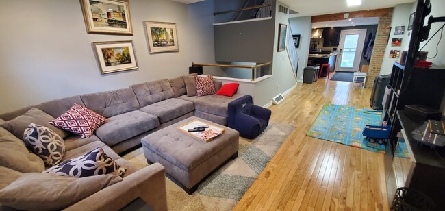 Foto del edificio - 1021 Carpenter St