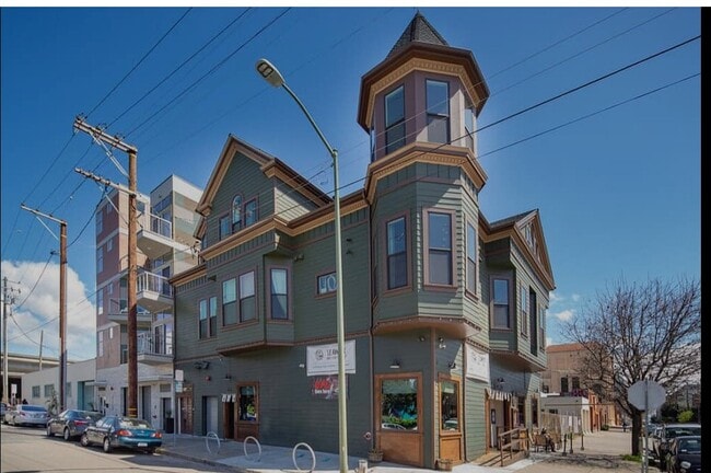 Building Photo - 404 Webster St