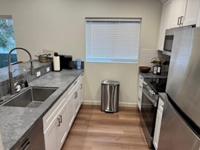 Foto del edificio - 1bed/1bath ADU - Right Off the Freeway of Prospect Heights