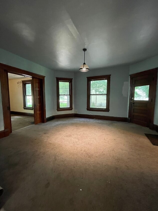 Living Room View 1 - 750 8th St