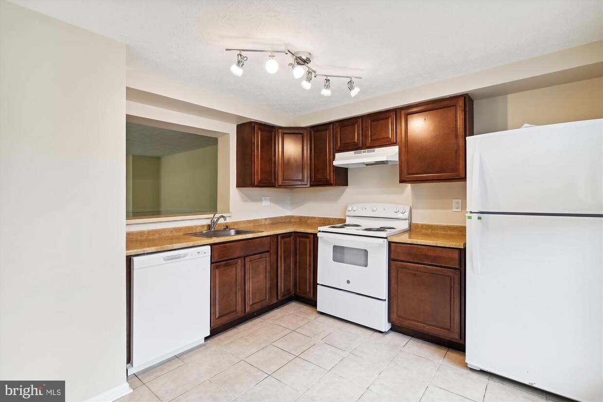 12087 Beltsville Dr, Beltsville, MD 20705 Townhome Rentals in