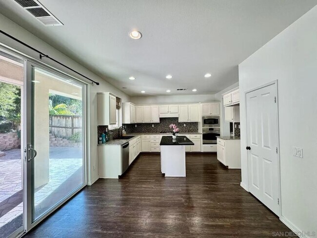 Foto del edificio - 1078 Augusta Cir