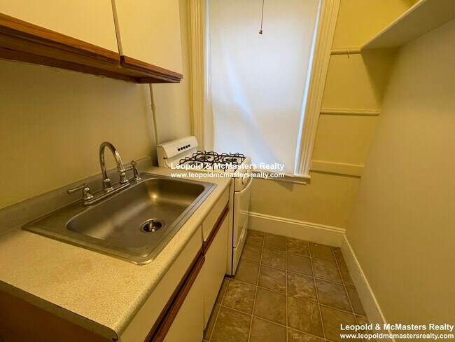 Building Photo - 12 Royce Rd