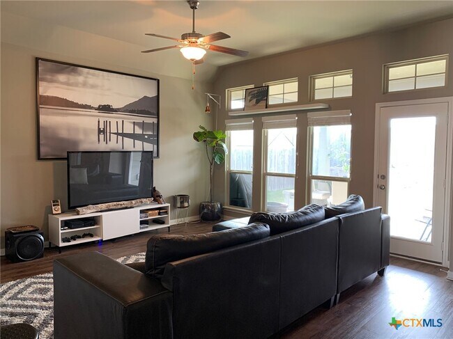 Foto del edificio - 4704 Prewitt Ranch Rd