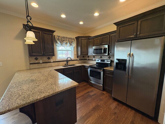 Foto del edificio - 3020 Equestrian Ct