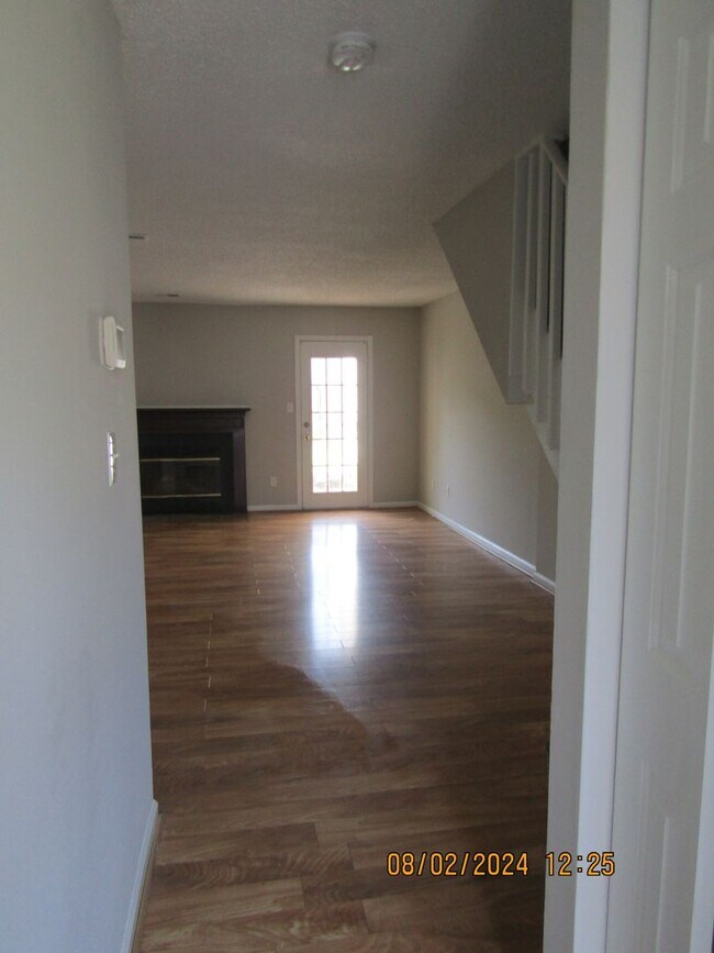 Building Photo - Woodbriar