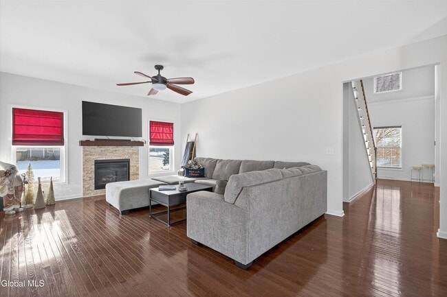 Foto del edificio - 8 Coronado Way