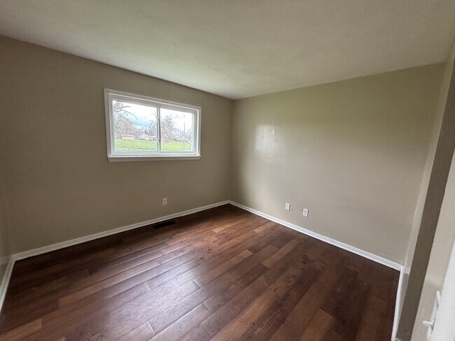 Building Photo - 2626 Dorothy Ave NE