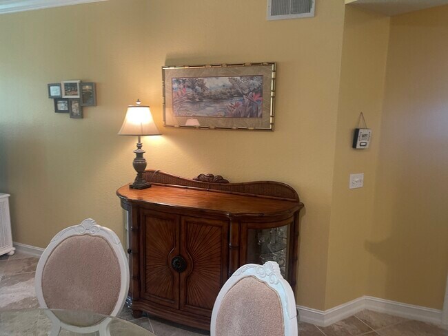 Foto del edificio - 740 Luisa Ln