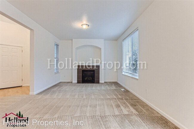 Foto del edificio - 3 br, 2.5 bath House - 3671 SE Honeysuckle...