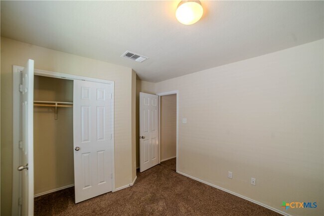 Foto del edificio - 6604 Katy Creek Ln