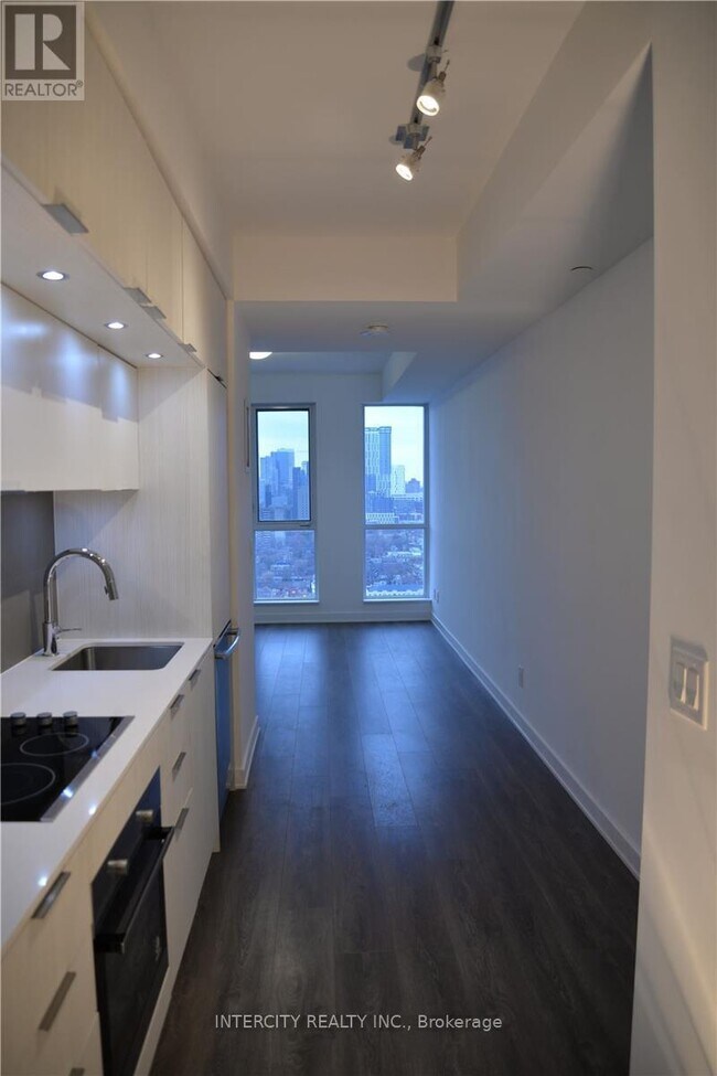 Photo du bâtiment - 55-1455 Regent Park Blvd