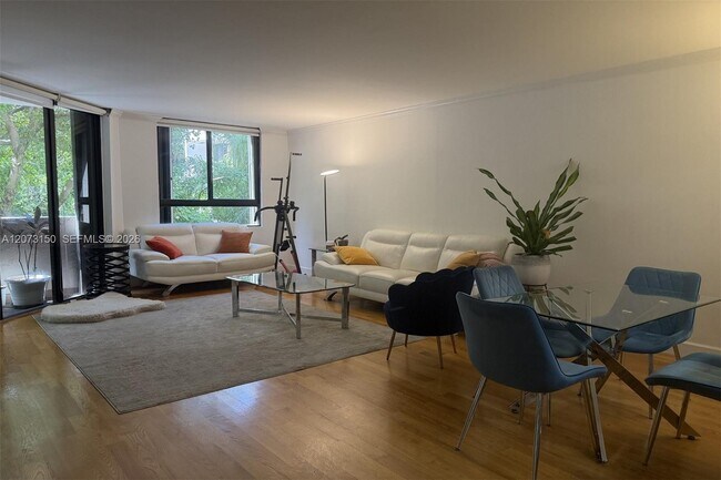 Building Photo - 141 Crandon Blvd