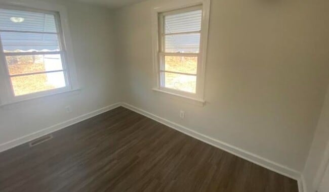 Foto del edificio - 1138 Live Oak Church Rd