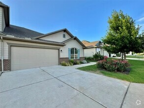 Building Photo - 1701 Logan Dr