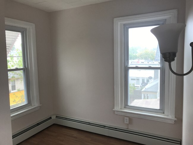 Foto del edificio - 536 Wyandotte St