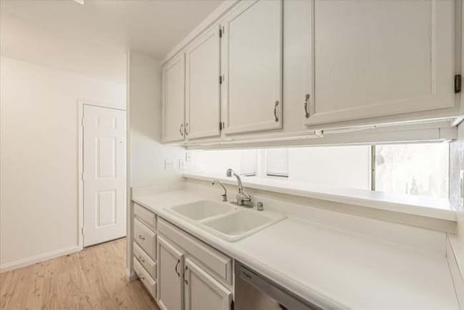 Building Photo - 720 Natalie Dr