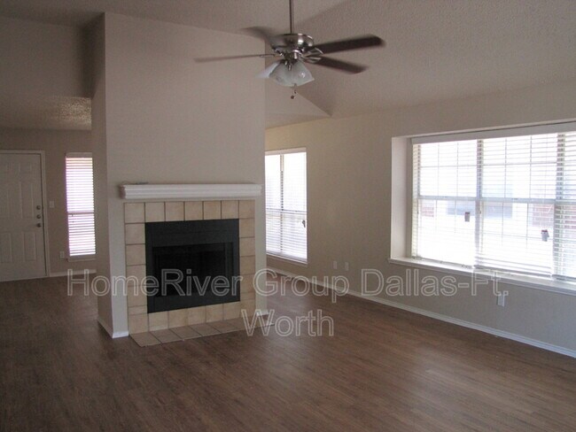 Building Photo - 8616 Brushy Creek Trail