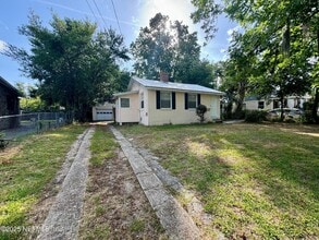 Building Photo - 2649 Lake Shore Blvd Building Photo - 2649 Lake Shore Blvd